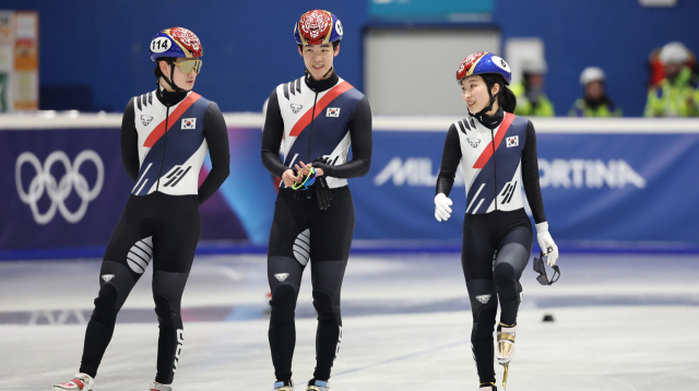 한국 쇼트트랙, 혼성계주로 첫 출격…선두는 최민정