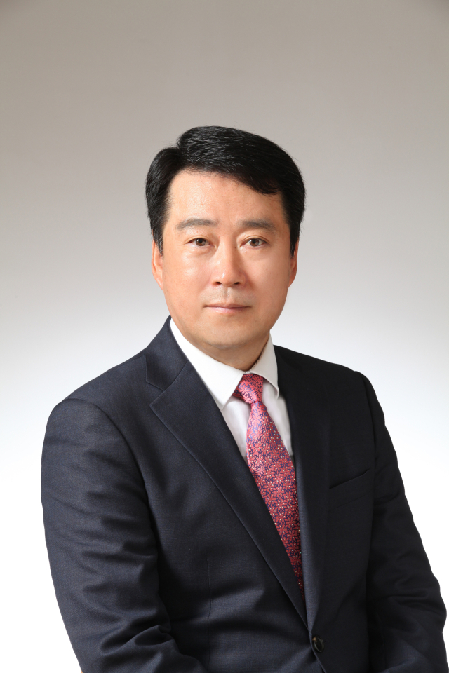 -김창수(64) -무소속-전 울진군 자치행정국장 -대건고, 방통대 법학과