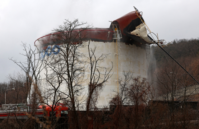 [포토뉴스] 경산서 송유관공사 옥외탱크 저장소 폭발 화재