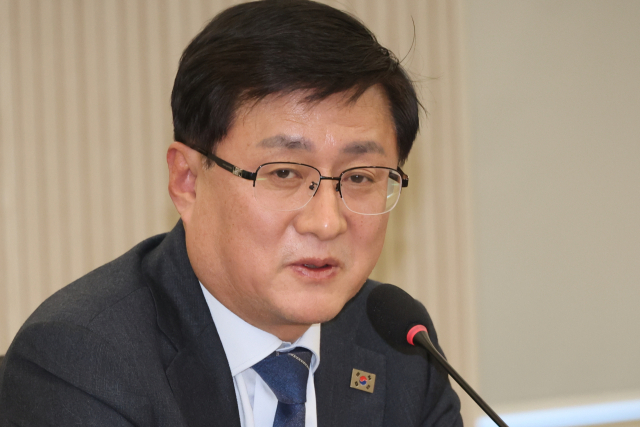 김성환 기후에너지환경부 장관이 9일 정부세종청사 기후부 대회의실에서 열린 기자간담회에서 모두발언을 하고 있다. 연합뉴스