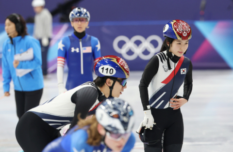 [동계 올림픽] 한국 쇼트트랙 혼성계주팀의 불운…넘어진 미국 선수와 충돌해 메달 좌절