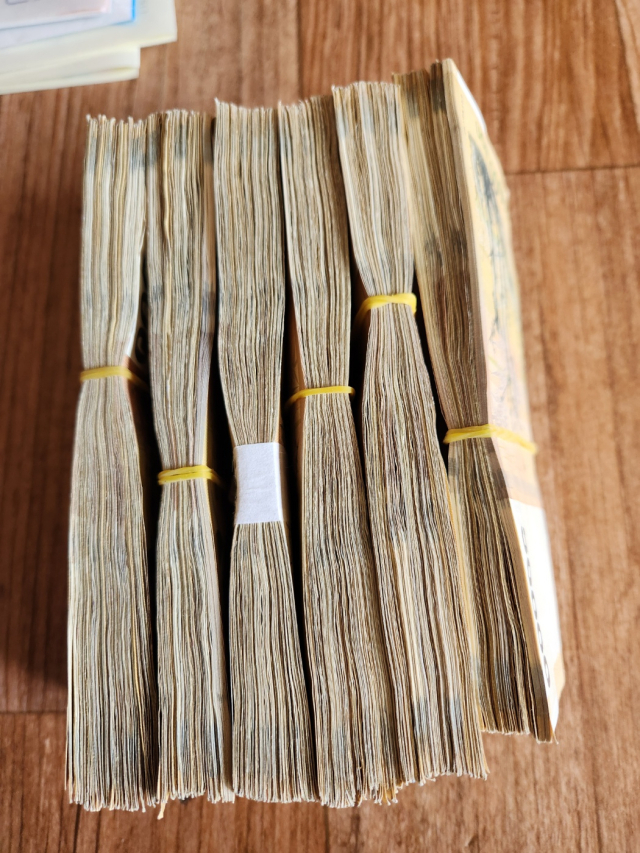 제보자가 권기창 안동시장 후보자 캠프 측에 전달했다가 되돌려 받았다는 현금 3천만원의 모습. 제보자 제공