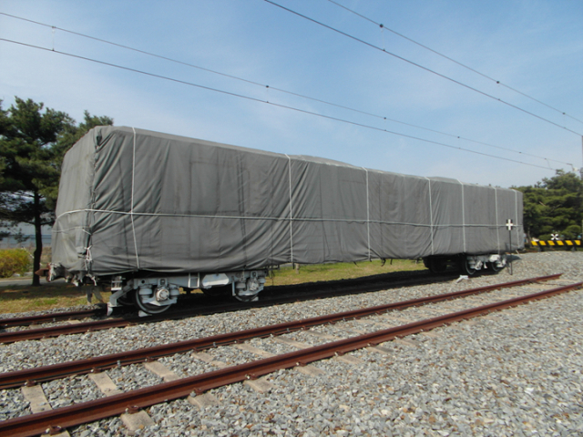 대구지하철 화재로 불에 탄 전동차 일부가 동구 안심차량기지에 보관되어 있는 모습. 대구교통공사 제공