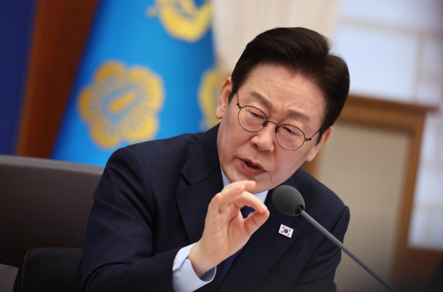 李대통령, 또 한밤 폭풍 트윗 