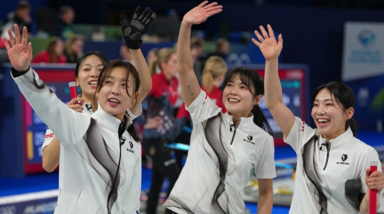 한국에 밀리자 욕설?…영국 컬링 대표팀 '방송 사고'