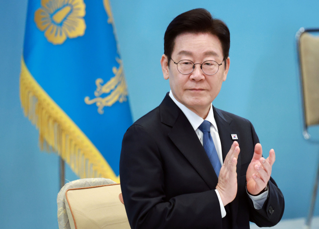 [속보] '코스피 5500' 李대통령 지지율 56.5%…3주 연속 상승세