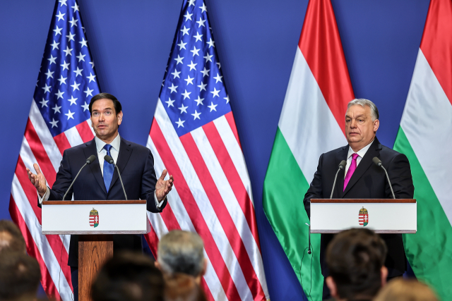 16일(현지시간) 헝가리 부다페스트에서 마코 루비오 미국 국무장관(왼쪽)과 빅토르 오르반 헝가리 총리가 공동기자회견을 열었다. 신화 연합뉴스