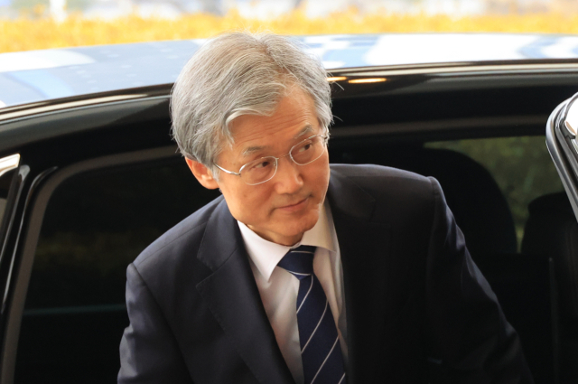 조희대 대법원장이 13일 서울 서초구 대법원으로 출근하고 있다. 연합뉴스