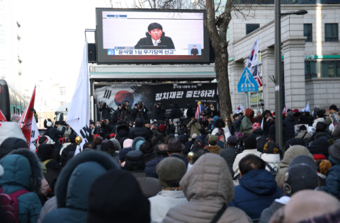 尹변호인단, 무기징역 선고에 반발…