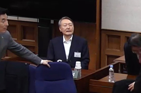 국회 尹 사진 철거…우원식 