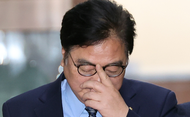 우원식, '가덕도 피습' 정보위 회의록 압색 허용…野 