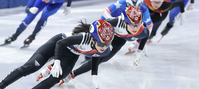 김길리 金, 최민정 銀…쇼트트랙 1500m 나란히 쾌거