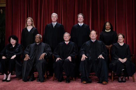 민주주의 원칙 고수한 美 연방대법원, 사법부 옥죄는 韓 정치권