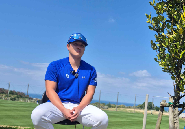 삼성 라이온즈의 최원태가 취재진의 인터뷰에 응하고 있다. 채정민 기자