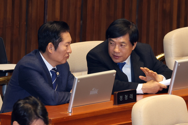 '재명이네 마을'서 정청래·이성윤 강퇴 처리…