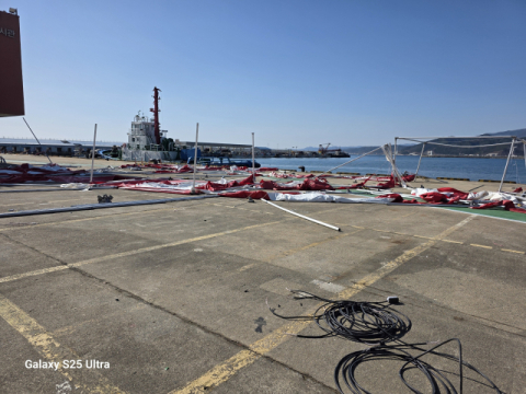 울진 대게축제장 덮친 강풍…수 억원 날아갔다