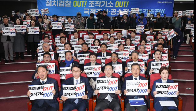 민주, 사법개편 3법 입법독주…개헌 관문 '국민투표법'도 강행처리