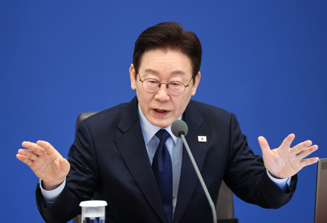 이재명 대통령이 10일 청와대에서 열린 국무회의에서 발언하고 있다. 연합뉴스