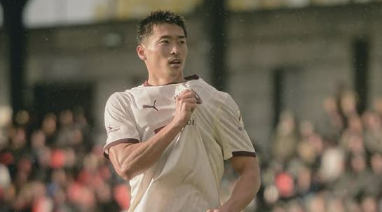 조규성 경기 중 무릎 부상…월드컵 전력 '빨간불'