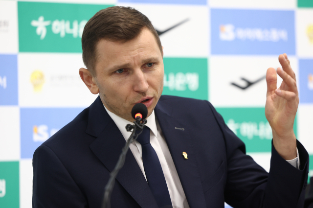 첫 외국인 사령탑 '마줄스'의 농구 색깔, 대만서 베일 벗다