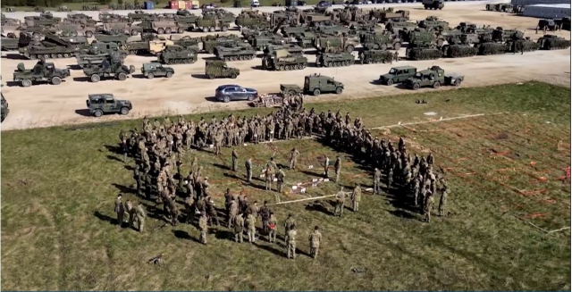 지난해 5월 에스토니아 루트야 해변에서 북대서양조약기구(나토) 회원국 군대 간 대규모 군사 훈련이 열렸다. 나토 회원국은 1만6천여 병력과 탱크 등 기갑 전력까지 동원했다. 나토 홈페이지 갈무리