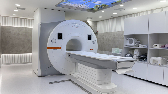 대구파티마병원, AI 탑재 첨단 '마그네톰 비다 3.0T' 도입 축복식