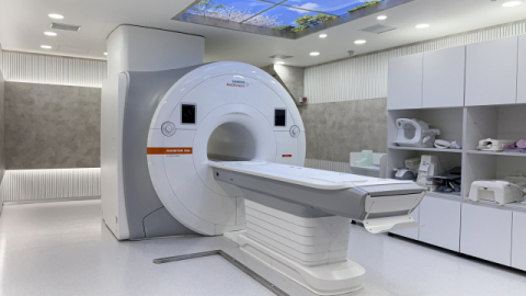 대구파티마병원, AI 탑재 첨단 '마그네톰 비다 3.0T' 도입 축복식