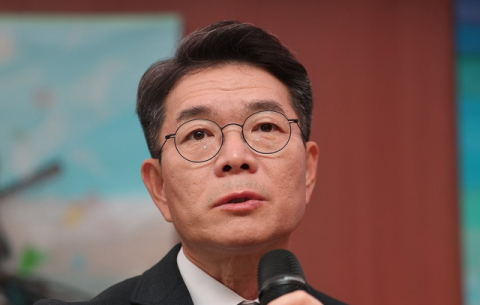 정원오 '칸쿤' 출장서류 조작 의혹... 없던 서명이 