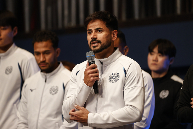 대구FC 주장 세징야가 선수들을 대표해 인사말을 전하고 있다. 대구FC 엔젤클럽 제공