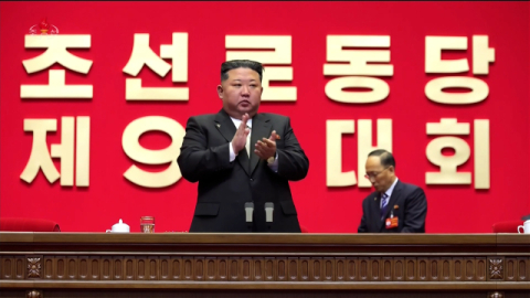 韓 저격하고, 美 유화 제스처 보인 김정은