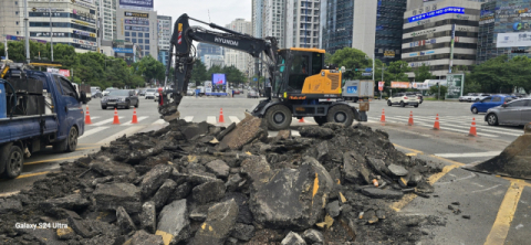 범어네거리 지반침하 공사 중 전력 케이블 손상…한전, 수성구·시공사에 억대 소송 제기