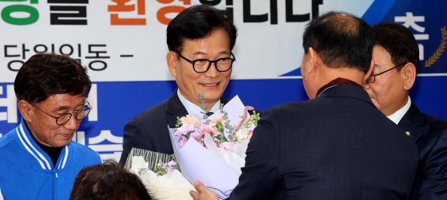 '돈봉투 파문' 송영길, 3년 만에 다시 민주당 품으로