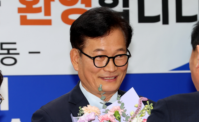 '돈봉투 파문' 송영길, 3년 만에 다시 민주당 품으로