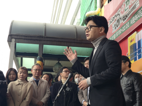 '보수의 심장' 대구 서문시장 찾은 한동훈 