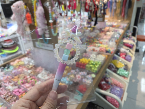 새 학기 책상 꾸며볼까… 커스텀 키보드·볼펜이 대세 [트렌드경제]