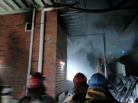 의성읍 단독주택 화재…30여 분 만에 진화