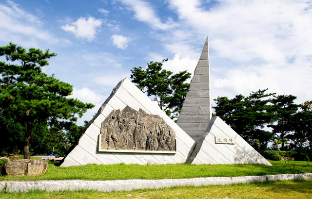 권기호 한신장학재단 이사장이 헌납해 건립된 광복탑. 영주시 제공