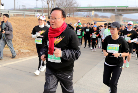 [지선 레이더] 경북도지사 출마 김재원, '구미 박정희 마라톤 대회' 참여