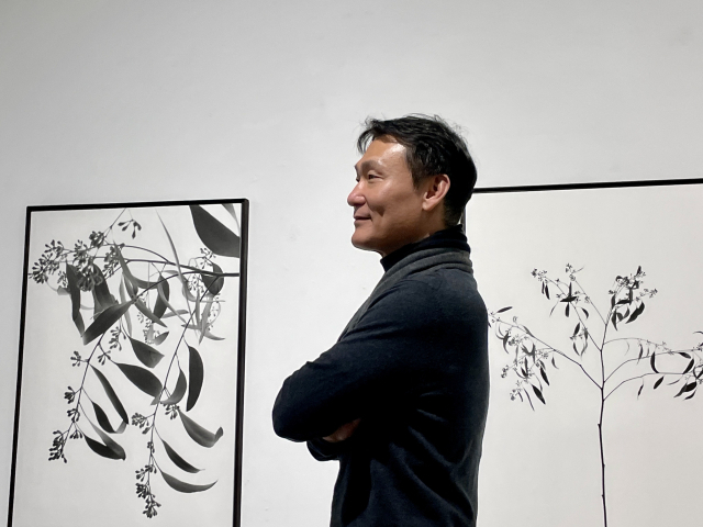 [전시속으로] 흑백으로 드러낸, 형태 본연의 아름다움