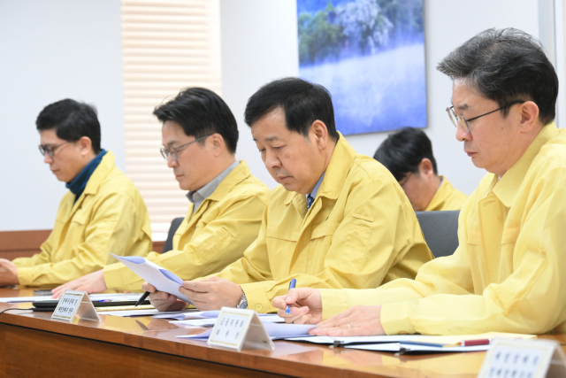 '유가·환율 비상' 중동發 글로벌 위기…한국 경제 '격랑' 속으로