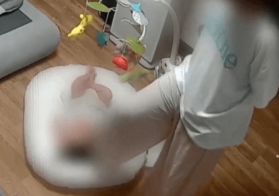 4개월 아기 얼굴 짓밟고, 던지고…홈캠에 '학대' 고스란히 담겨