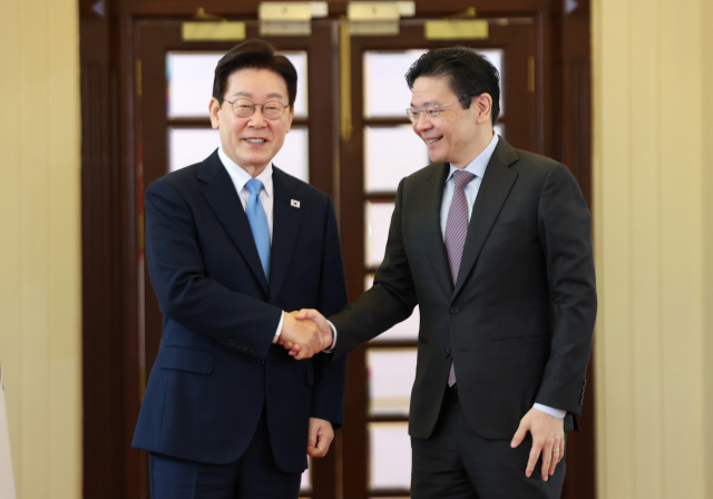 이 대통령 '싱가포르, 불안한 국제정세 이겨낼 진정한 동반자'