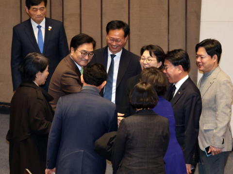 기초의회 합의까지 요구한 與…