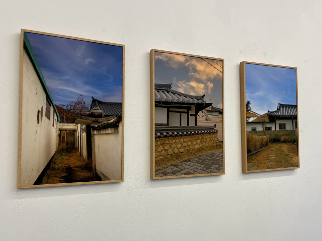 한데 아탄 작가가 경주에서 찍은 사진.