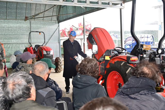 최근 청송군이 청송군농업기술센터에서 올해 처음으로 임대농기계 이론 및 실습교육을 실시했다. 청송군 제공