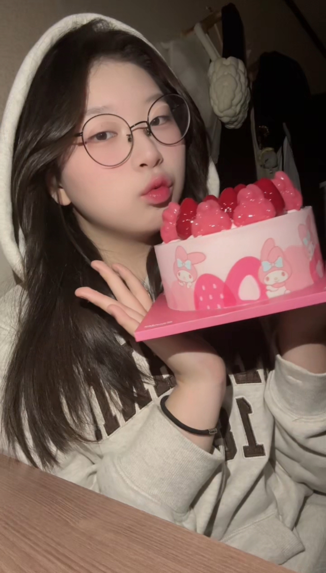 졸음운전 차량에 충돌해 뇌사에 빠진 16세 박채연 양이 삶의 마지막 순간에 6명을 살리고 하늘의 별이 됐다. 한국장기조직기증원 제공