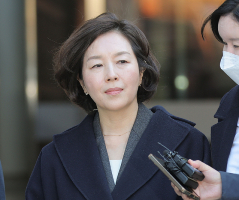 '1억 공천 헌금 의혹' 김경, 2시간 30분 심문 끝…질문엔 '침묵'