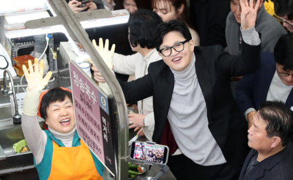 국힘 내홍 확산일로…대구 동행 '친한계' 8명 윤리위 제소 