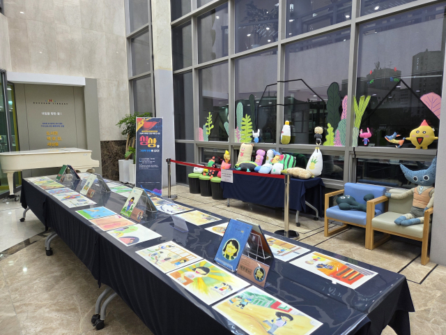 구수산도서관 문학상주작가 지원사업 운영사진. 행복북구문화재단 제공