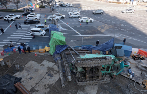 아찔했던 만촌네거리 사고 현장…하마터면 큰일날 뻔